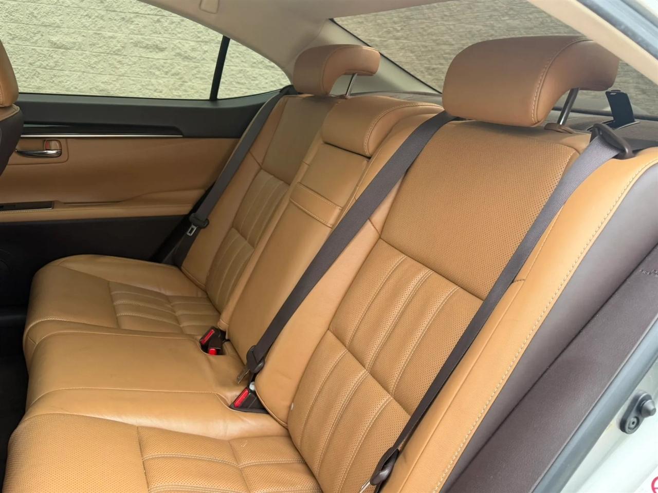 Lexus ES 350 4dr Sdn 2016