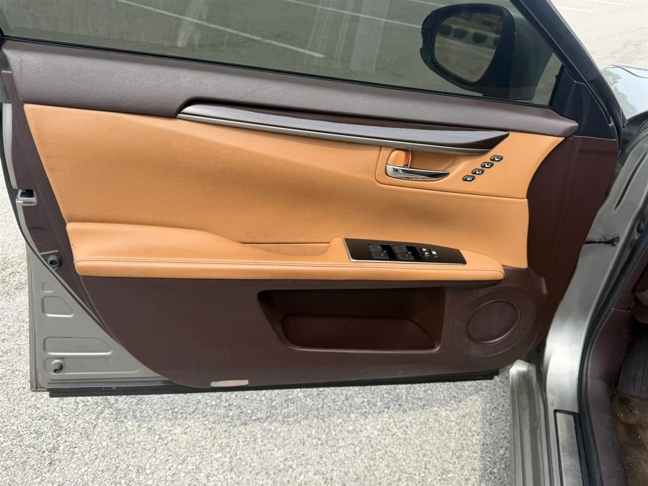 Lexus ES 350 4dr Sdn 2016