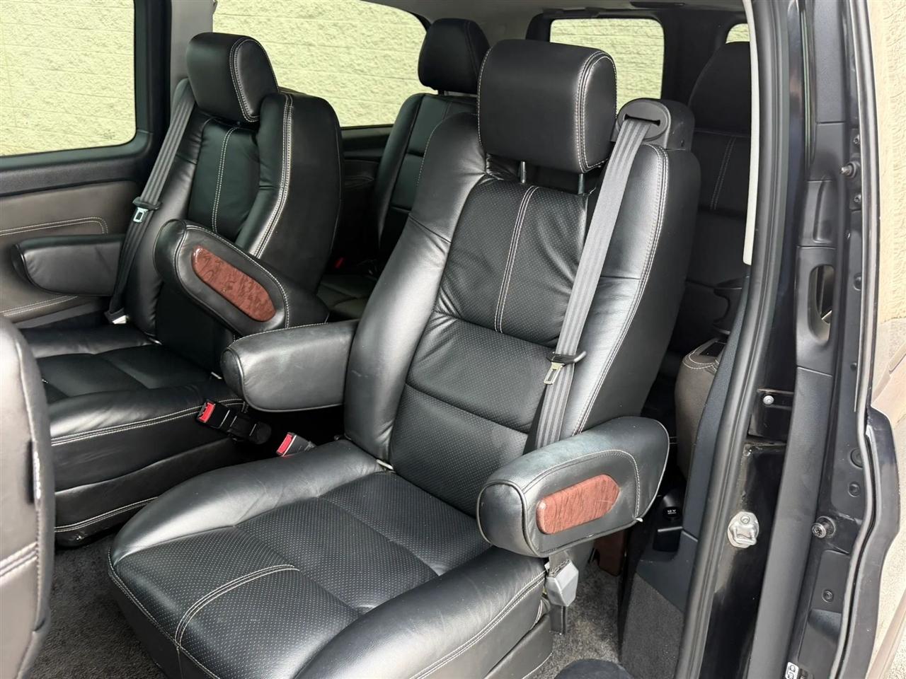 Mercedes-Benz Metris Passenger Van Standard Roof 126" Wheelbase 2017