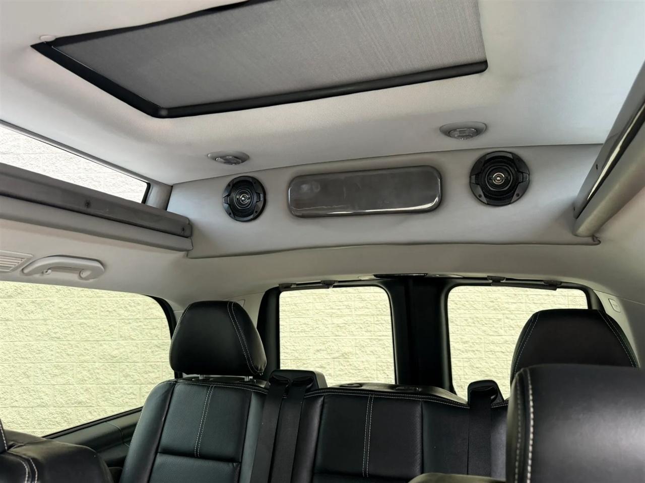 Mercedes-Benz Metris Passenger Van Standard Roof 126" Wheelbase 2017