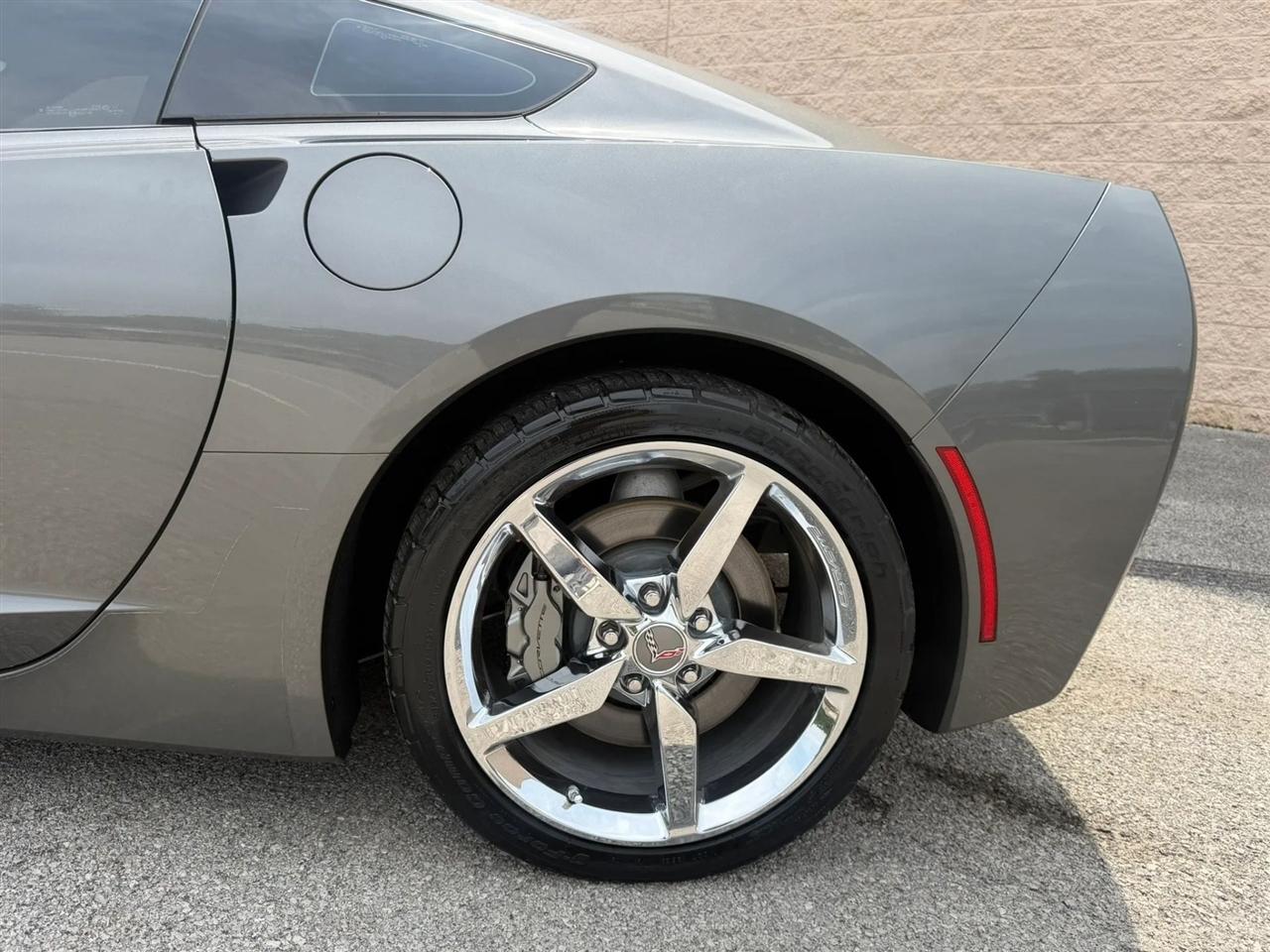Chevrolet Corvette 2dr Stingray Cpe w/2LT 2015