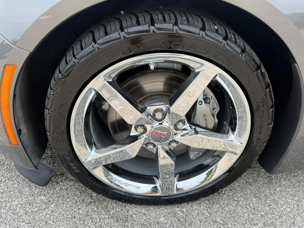 Chevrolet Corvette 2dr Stingray Cpe w/2LT 2015