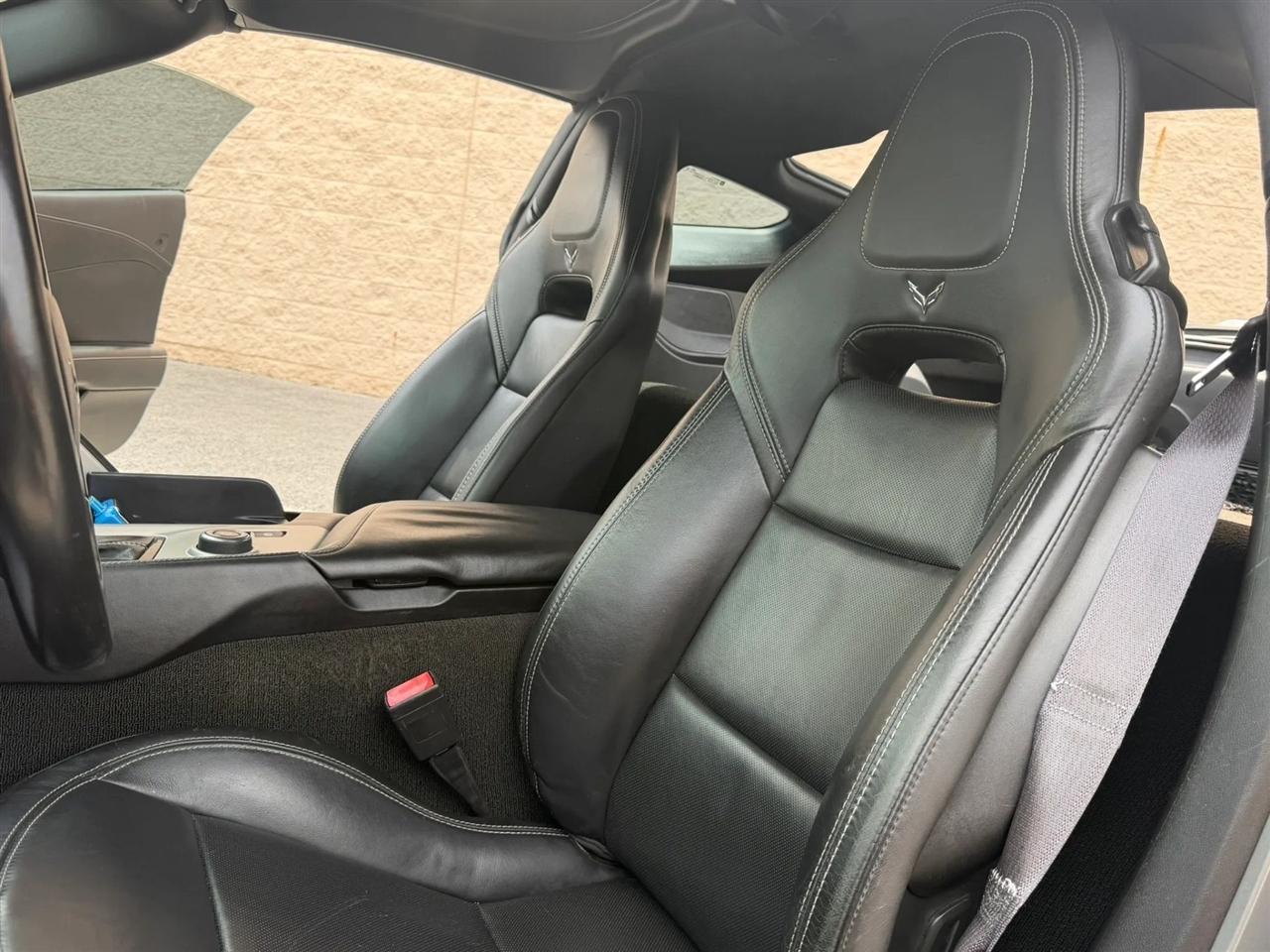 Chevrolet Corvette 2dr Stingray Cpe w/2LT 2015