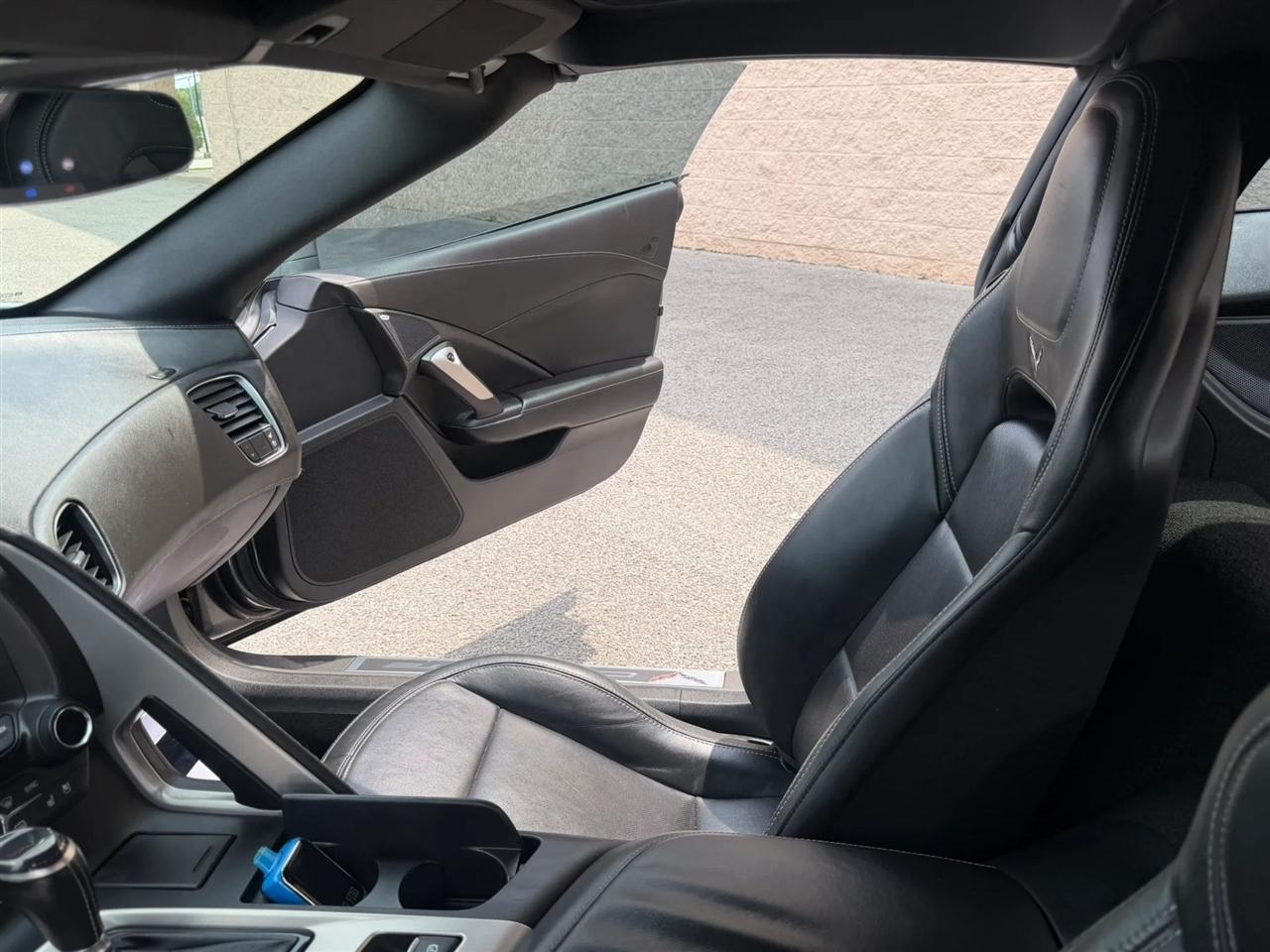 Chevrolet Corvette 2dr Stingray Cpe w/2LT 2015