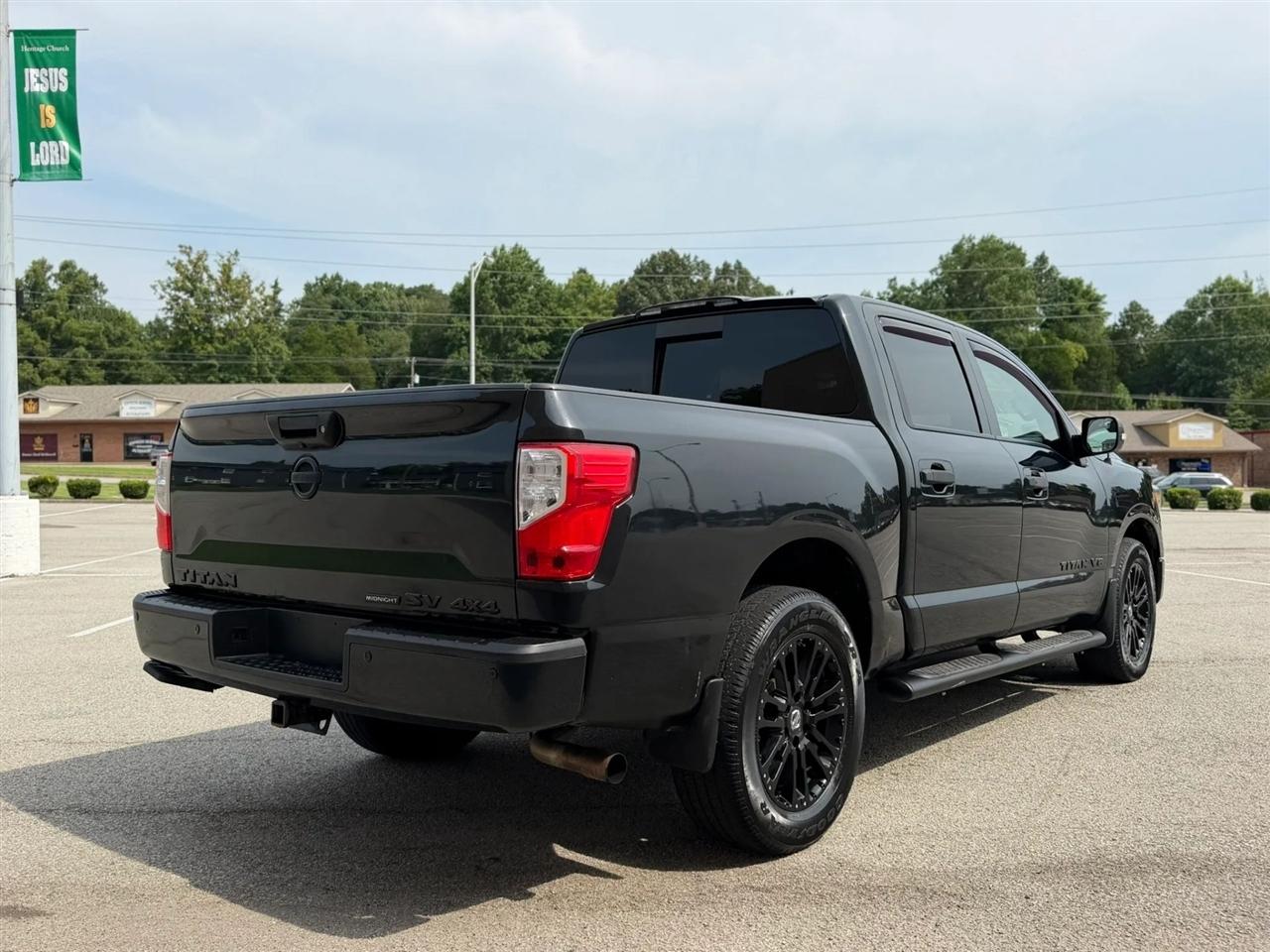 Nissan Titan 4x4 Crew Cab SV 2019