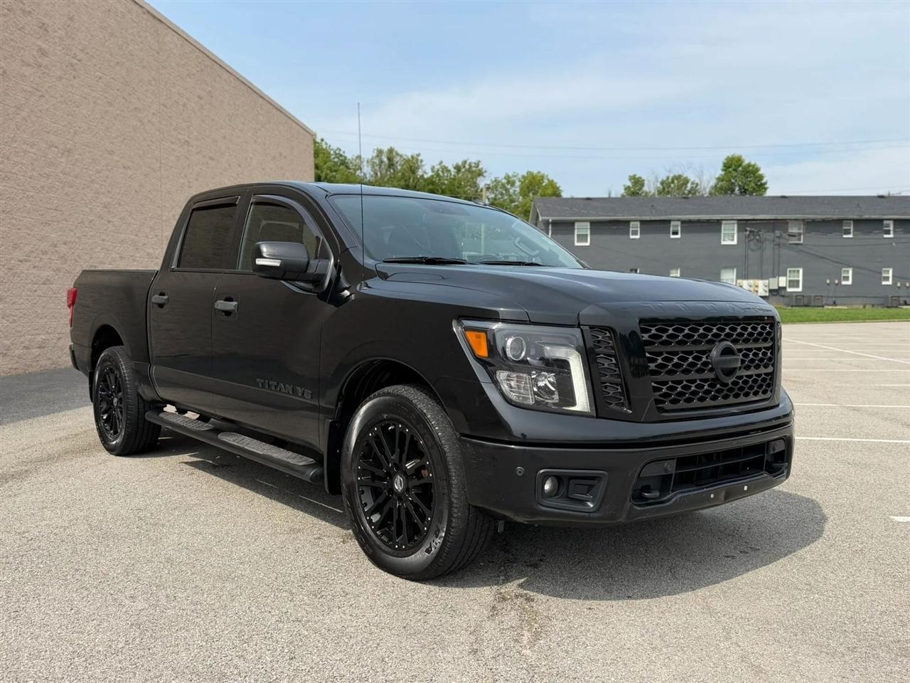Nissan Titan 4x4 Crew Cab SV 2019