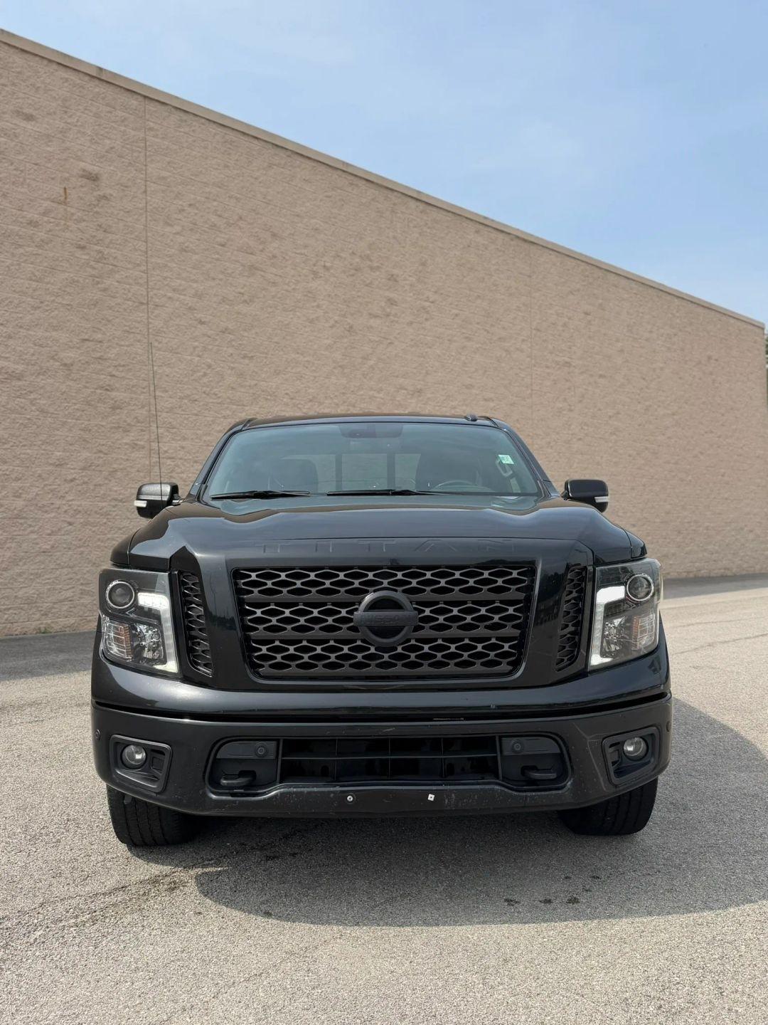 Nissan Titan 4x4 Crew Cab SV 2019