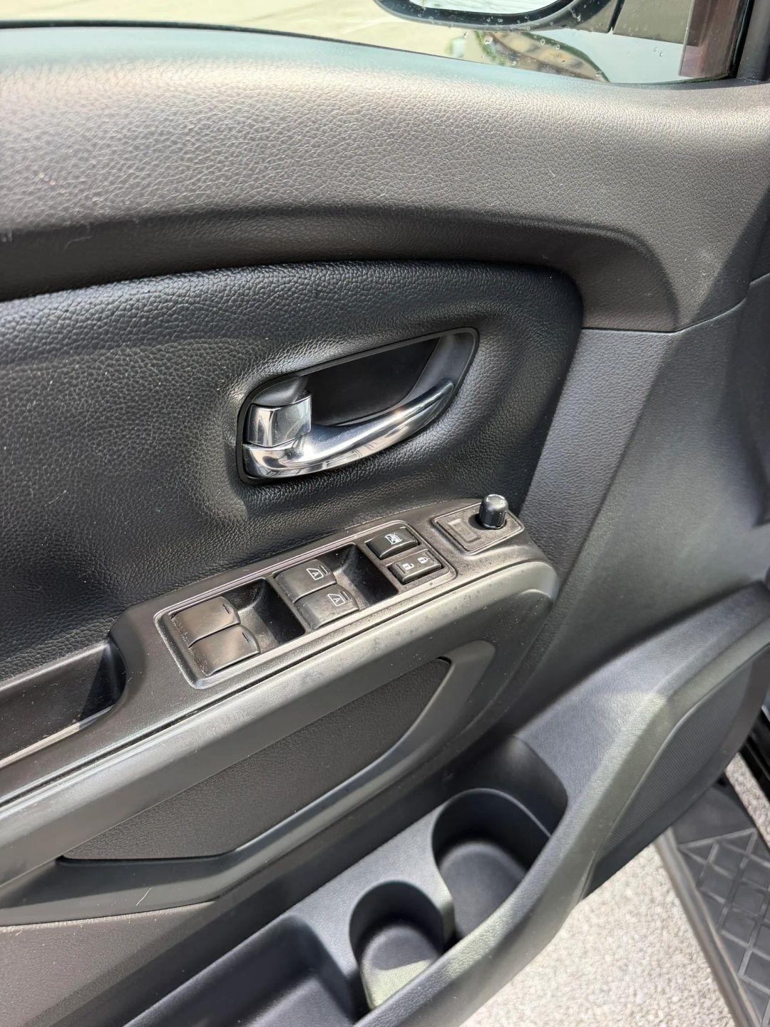 Nissan Titan 4x4 Crew Cab SV 2019