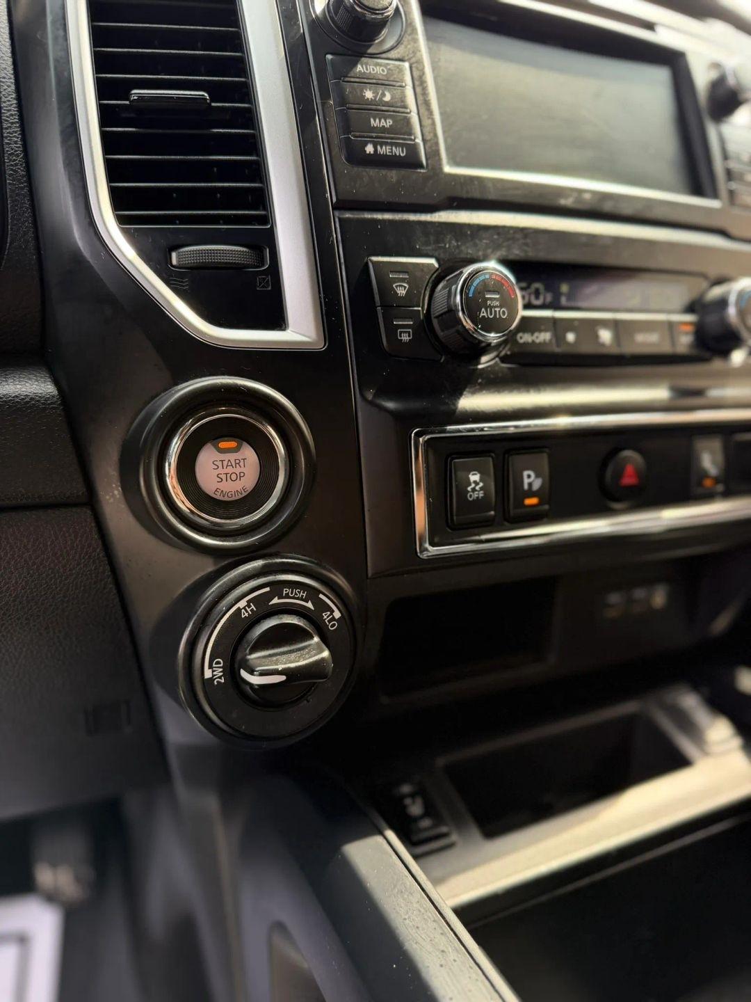 Nissan Titan 4x4 Crew Cab SV 2019