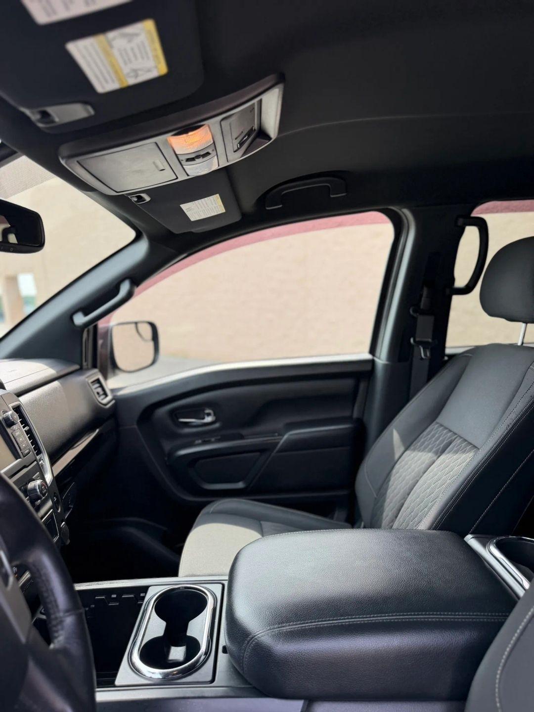 Nissan Titan 4x4 Crew Cab SV 2019