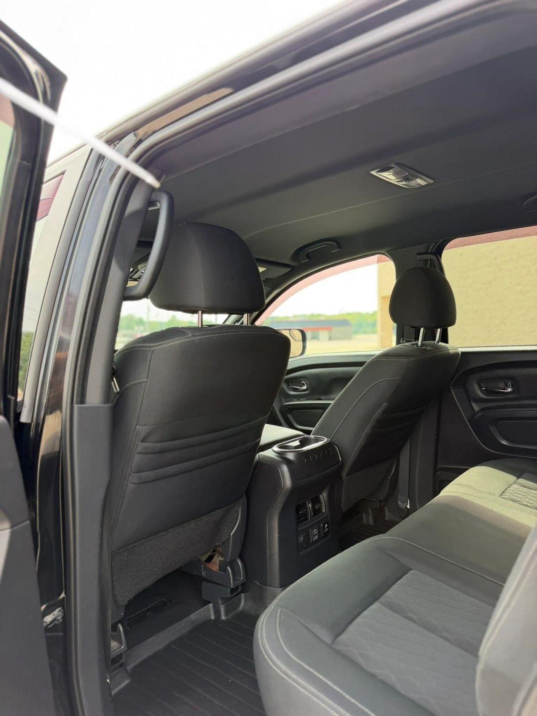 Nissan Titan 4x4 Crew Cab SV 2019