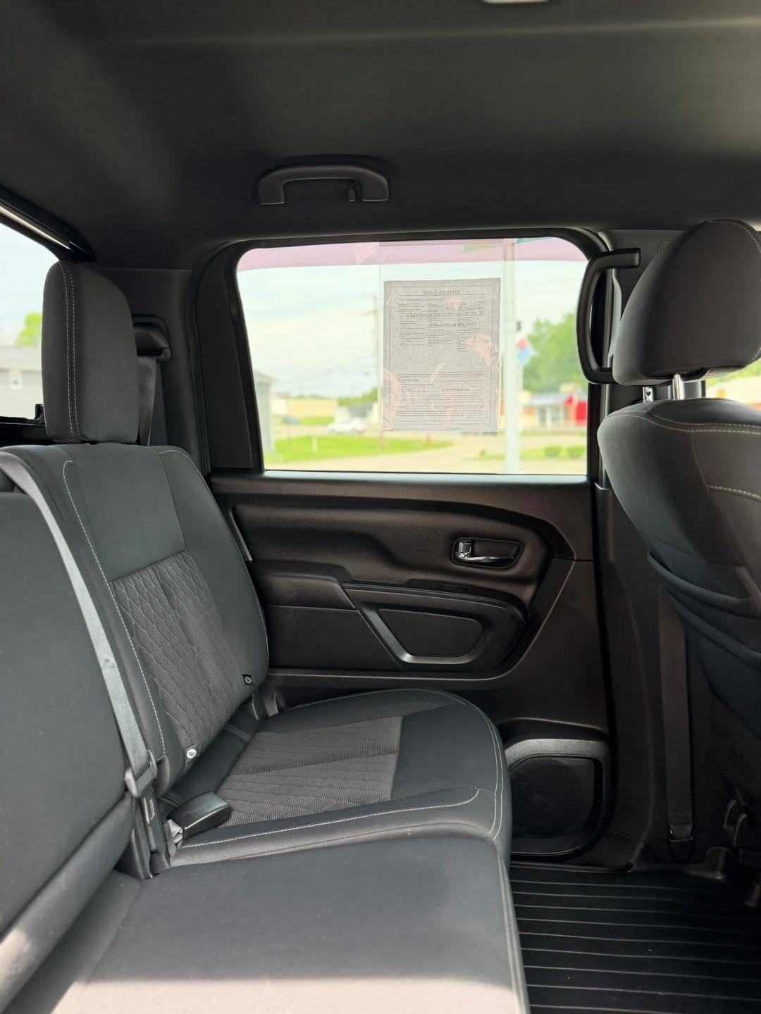 Nissan Titan 4x4 Crew Cab SV 2019