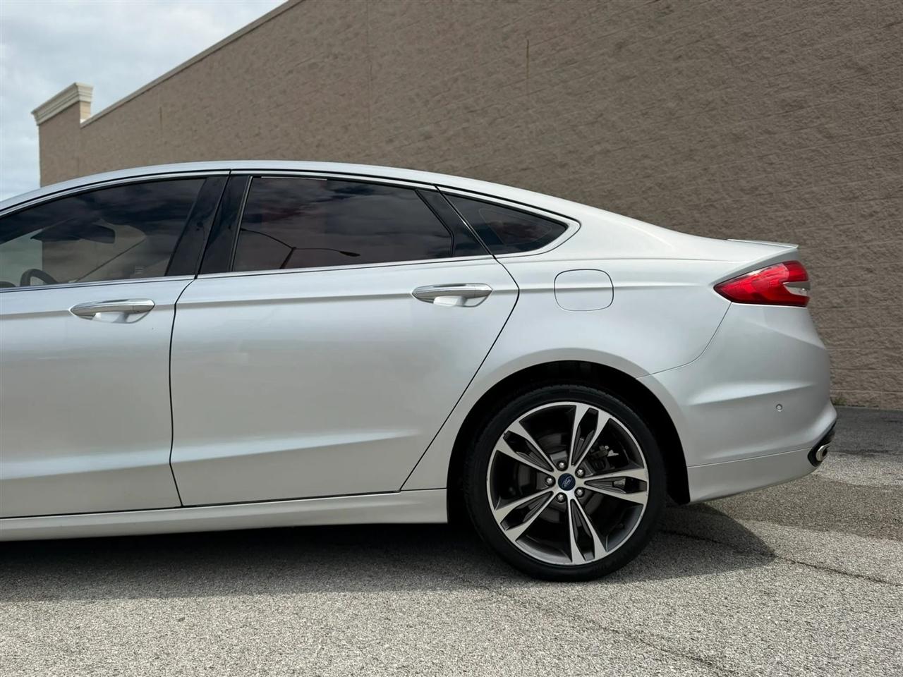 Ford Fusion Titanium AWD 2017