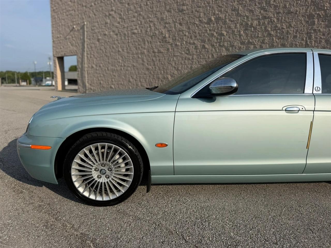 Jaguar S-Type 4dr Sdn V8 2005