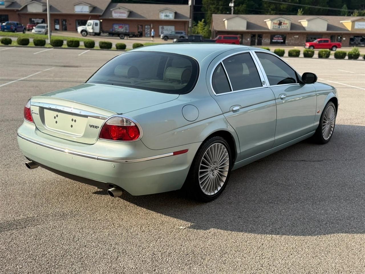 Jaguar S-Type 4dr Sdn V8 2005