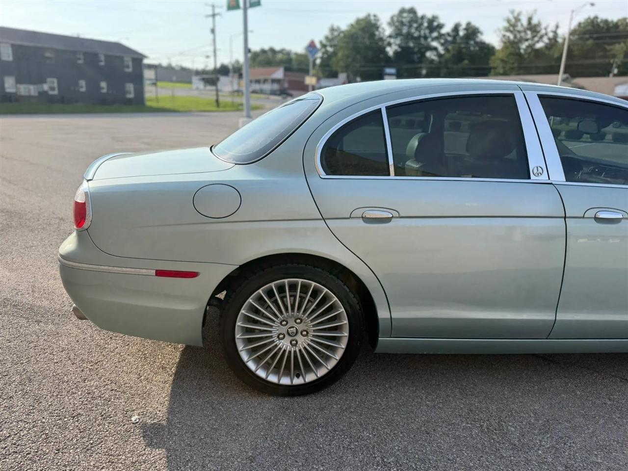 Jaguar S-Type 4dr Sdn V8 2005