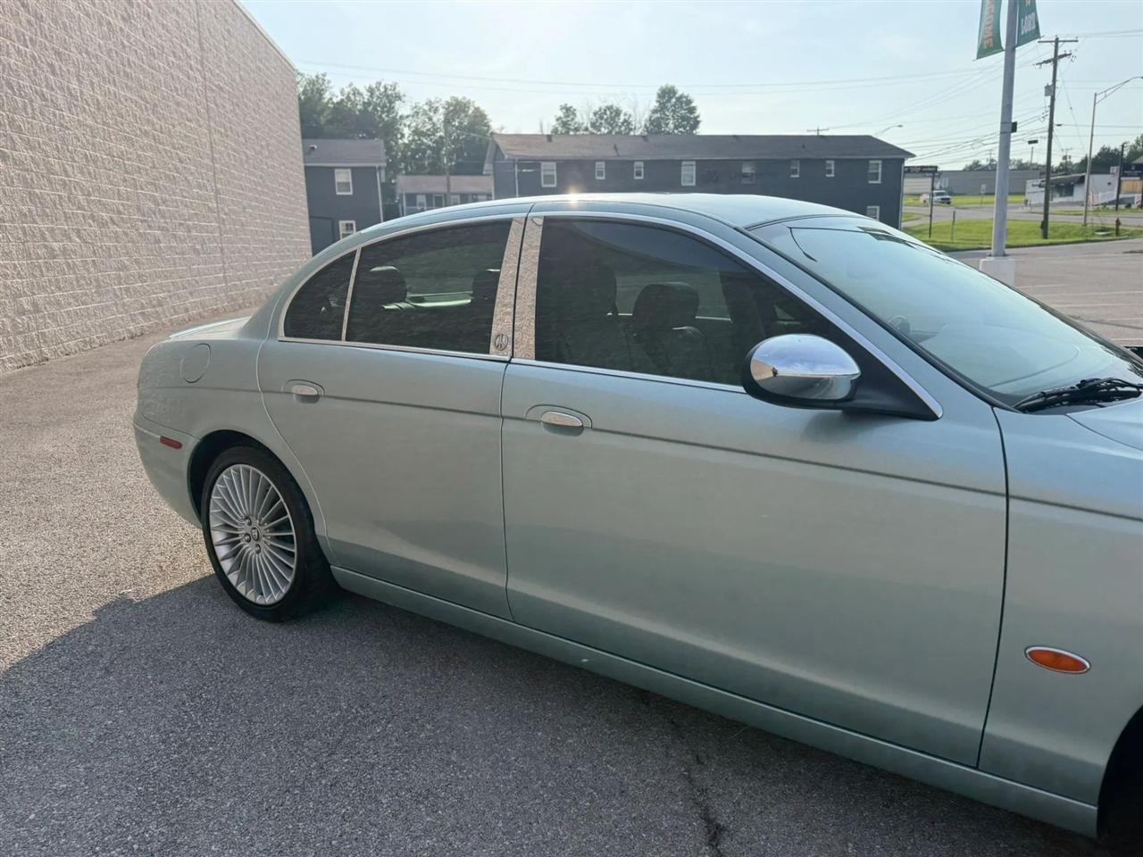 Jaguar S-Type 4dr Sdn V8 2005