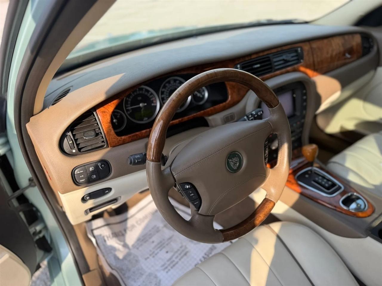 Jaguar S-Type 4dr Sdn V8 2005