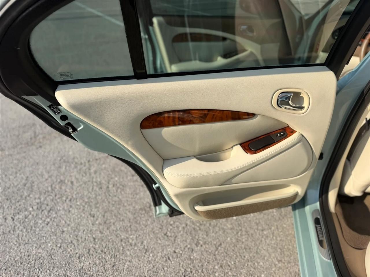 Jaguar S-Type 4dr Sdn V8 2005