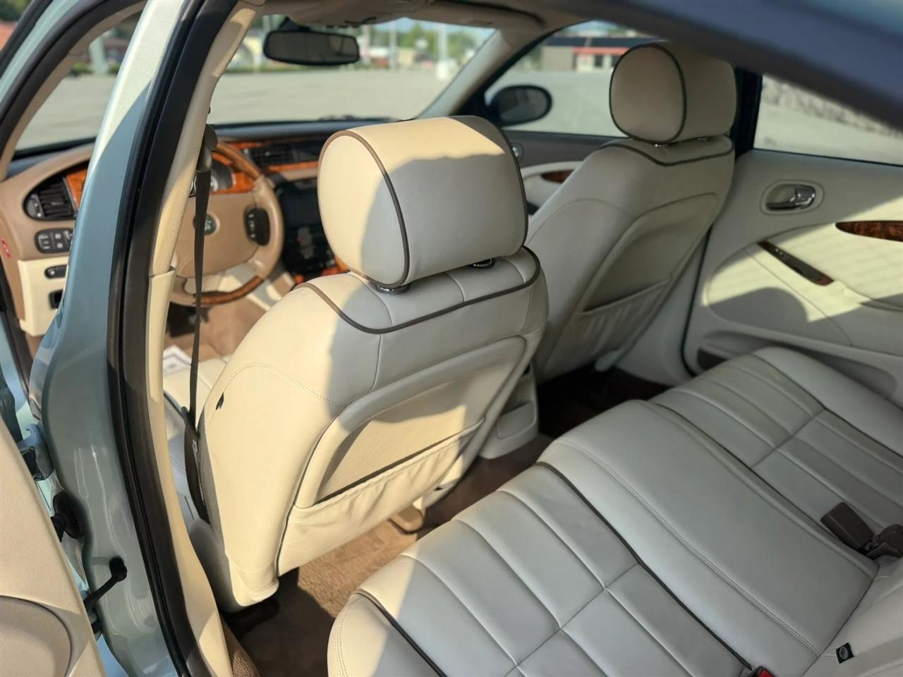Jaguar S-Type 4dr Sdn V8 2005