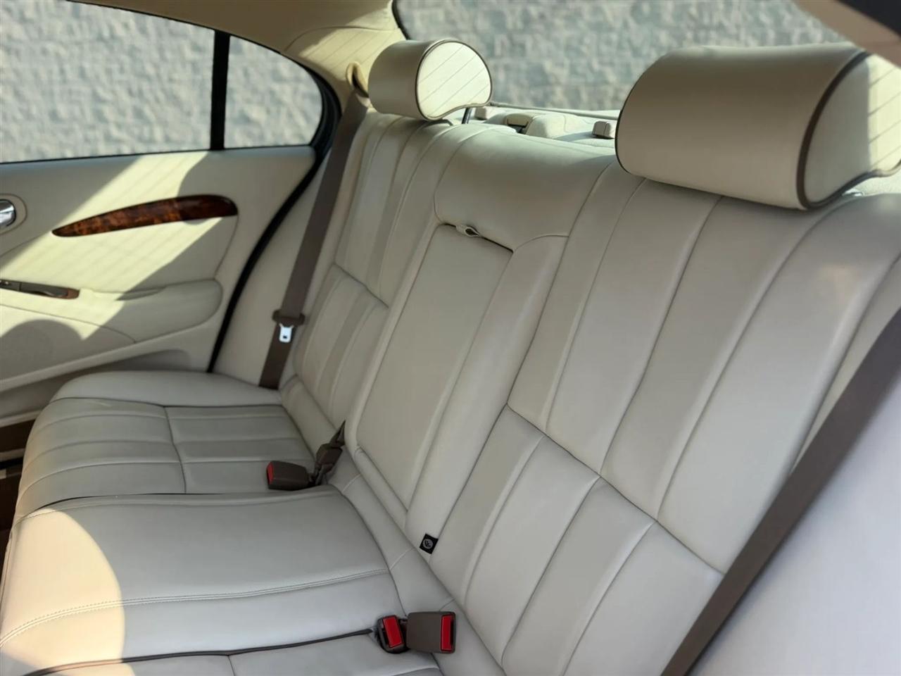 Jaguar S-Type 4dr Sdn V8 2005