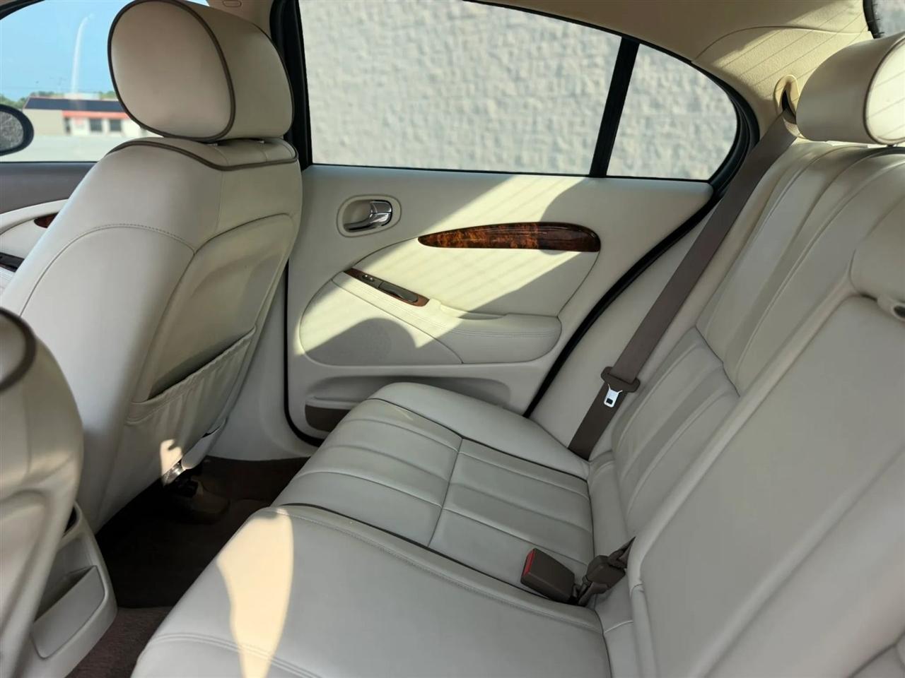 Jaguar S-Type 4dr Sdn V8 2005