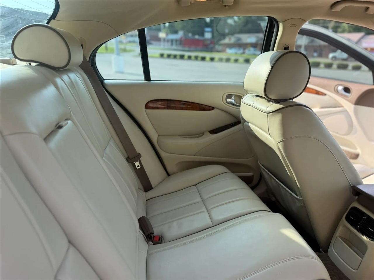 Jaguar S-Type 4dr Sdn V8 2005