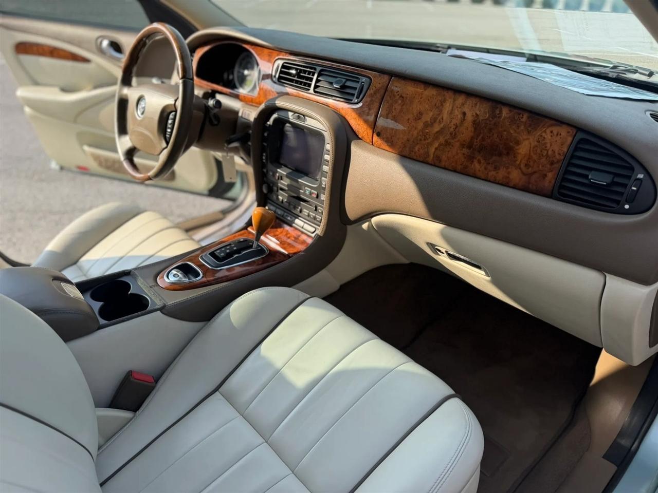 Jaguar S-Type 4dr Sdn V8 2005