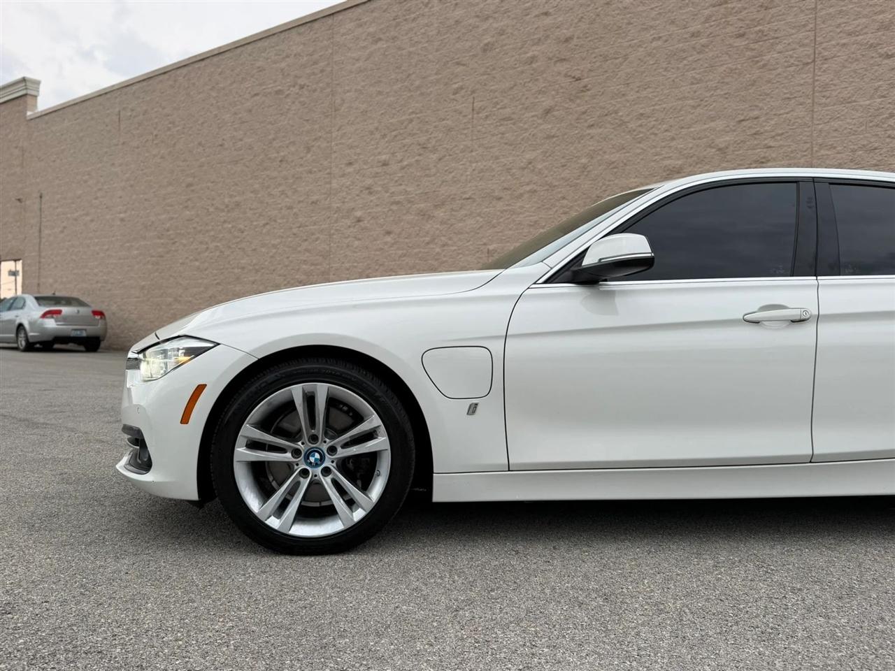 BMW 3 Series 330e iPerformance Plug-In Hybrid 2018