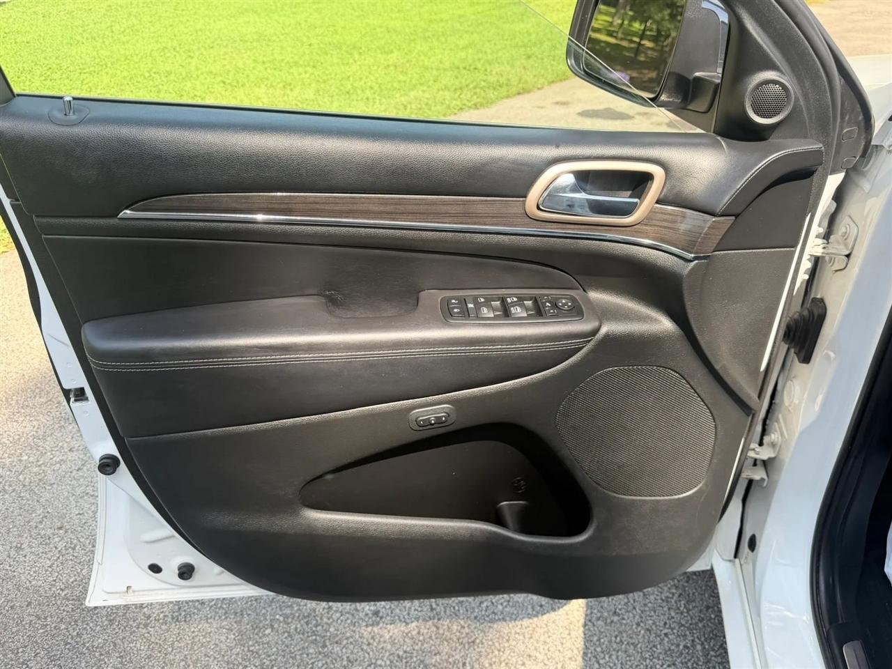 Jeep Grand Cherokee 4WD 4dr Overland 2015
