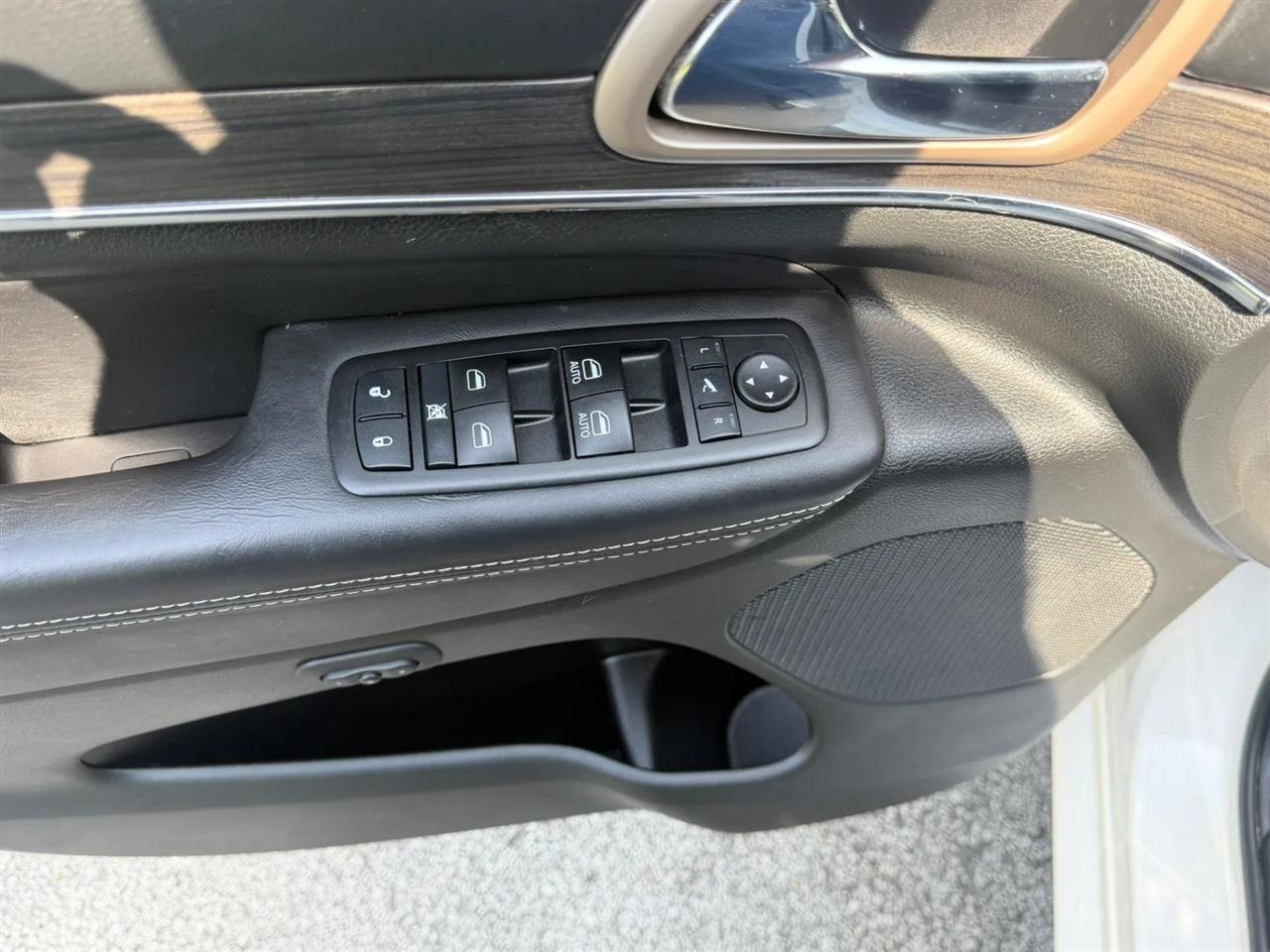 Jeep Grand Cherokee 4WD 4dr Overland 2015