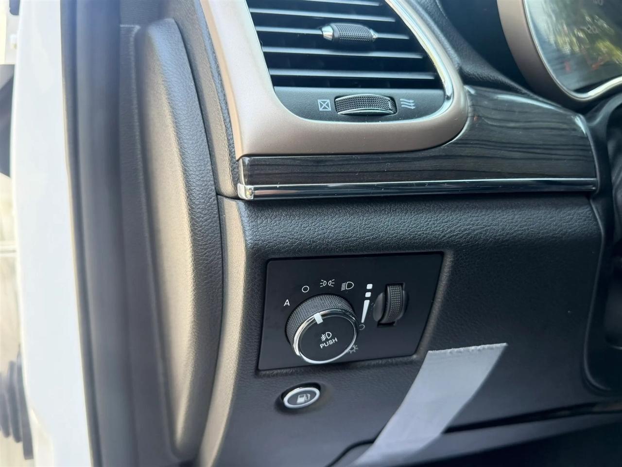 Jeep Grand Cherokee 4WD 4dr Overland 2015