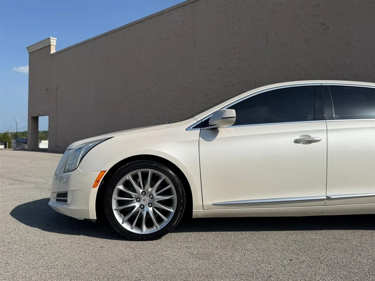 Cadillac XTS 4dr Sdn Platinum AWD 2013