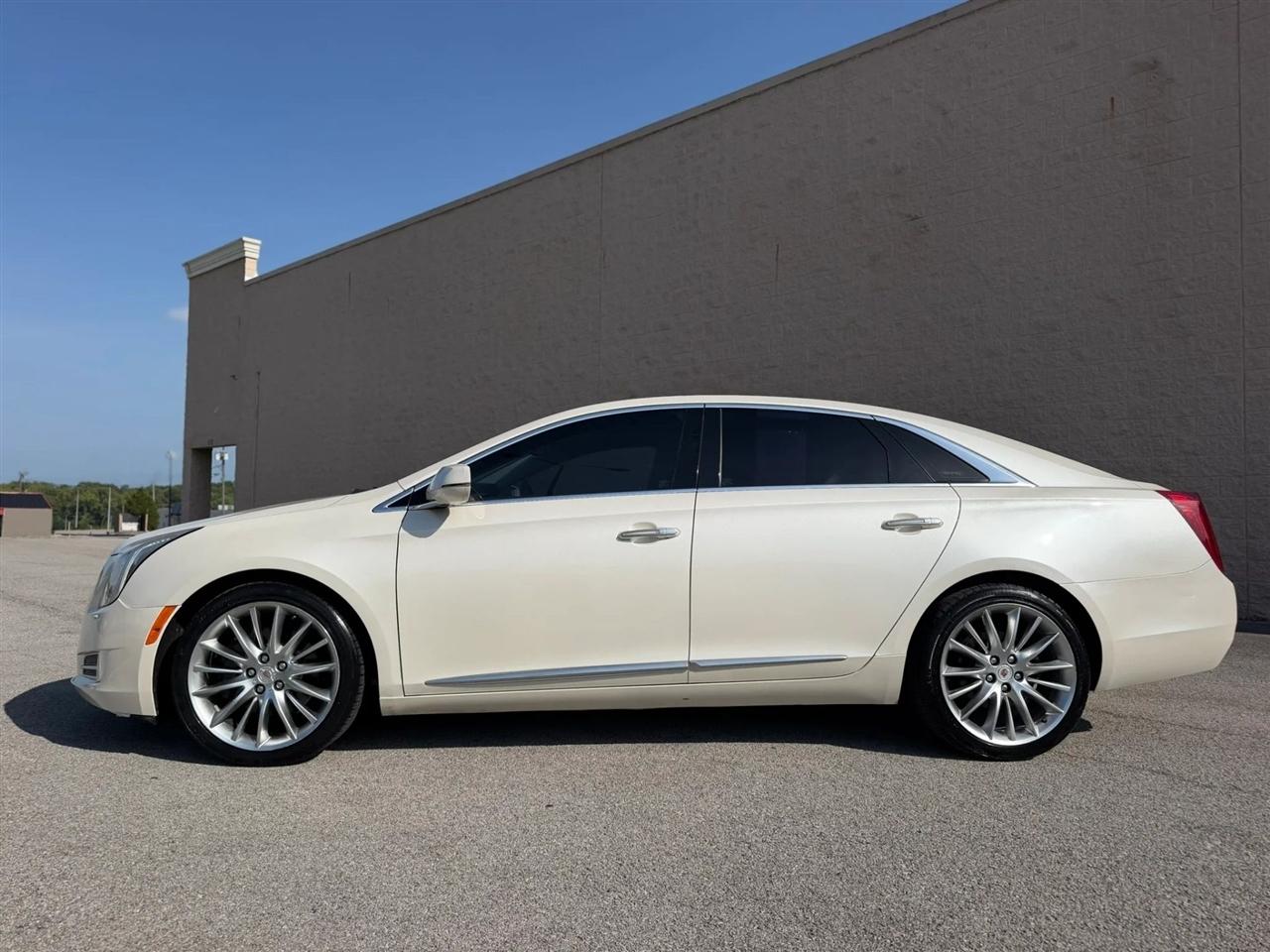 Cadillac XTS 4dr Sdn Platinum AWD 2013