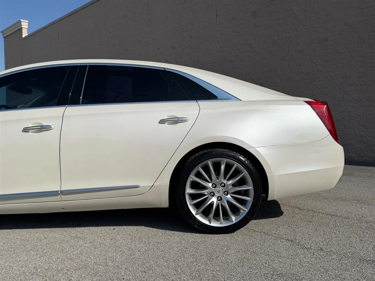 Cadillac XTS 4dr Sdn Platinum AWD 2013
