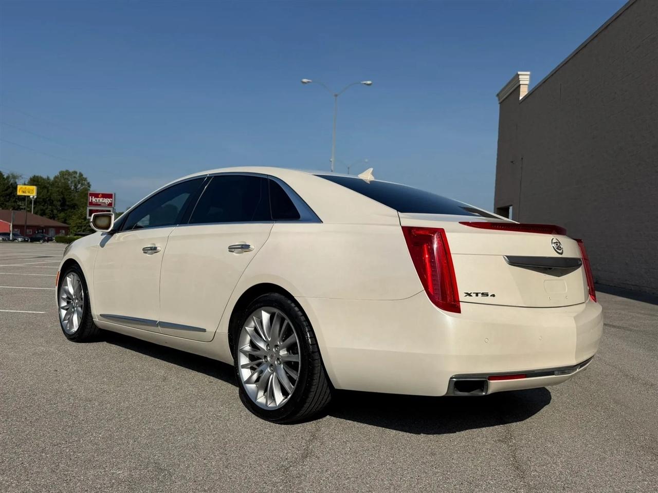 Cadillac XTS 4dr Sdn Platinum AWD 2013