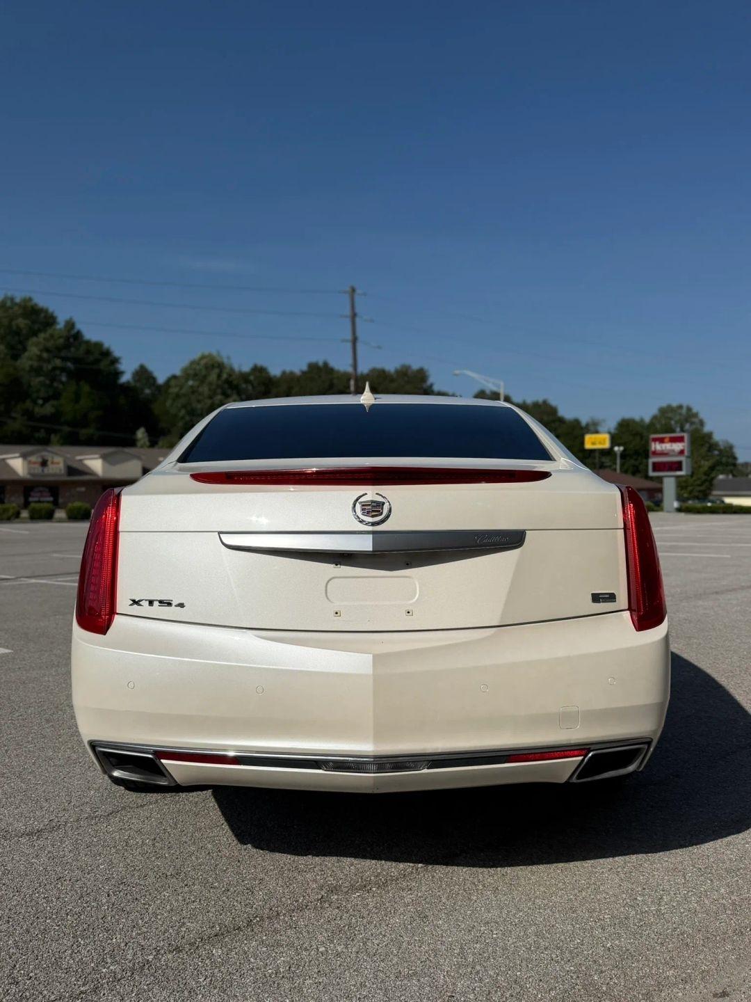 Cadillac XTS 4dr Sdn Platinum AWD 2013