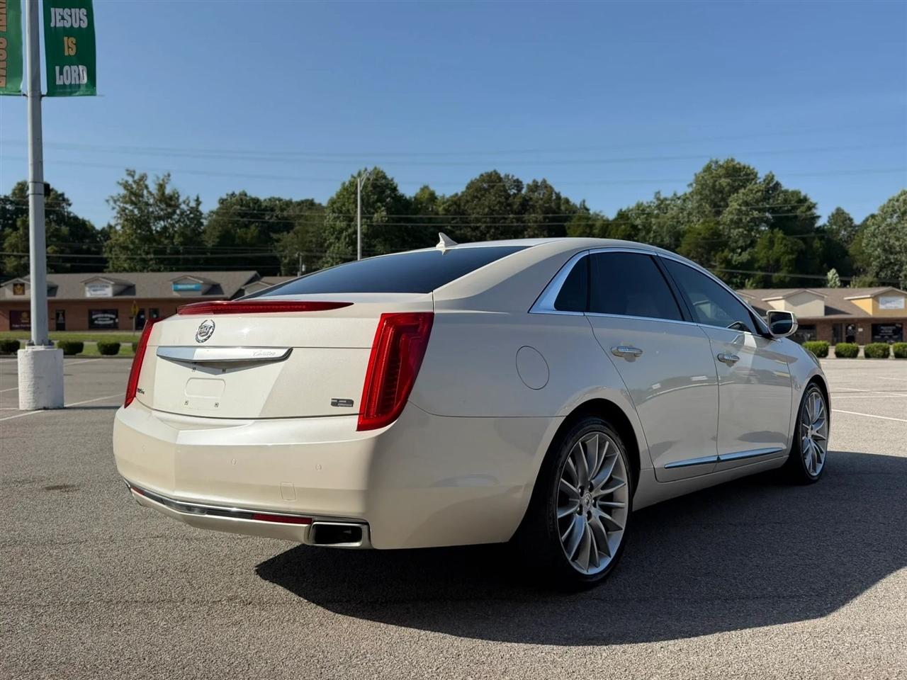 Cadillac XTS 4dr Sdn Platinum AWD 2013