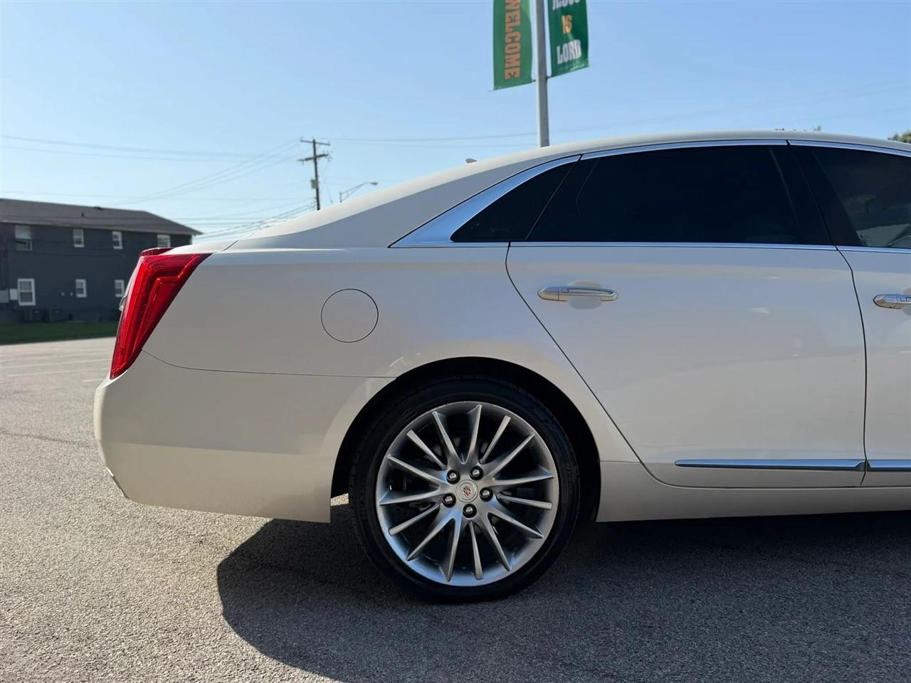 Cadillac XTS 4dr Sdn Platinum AWD 2013
