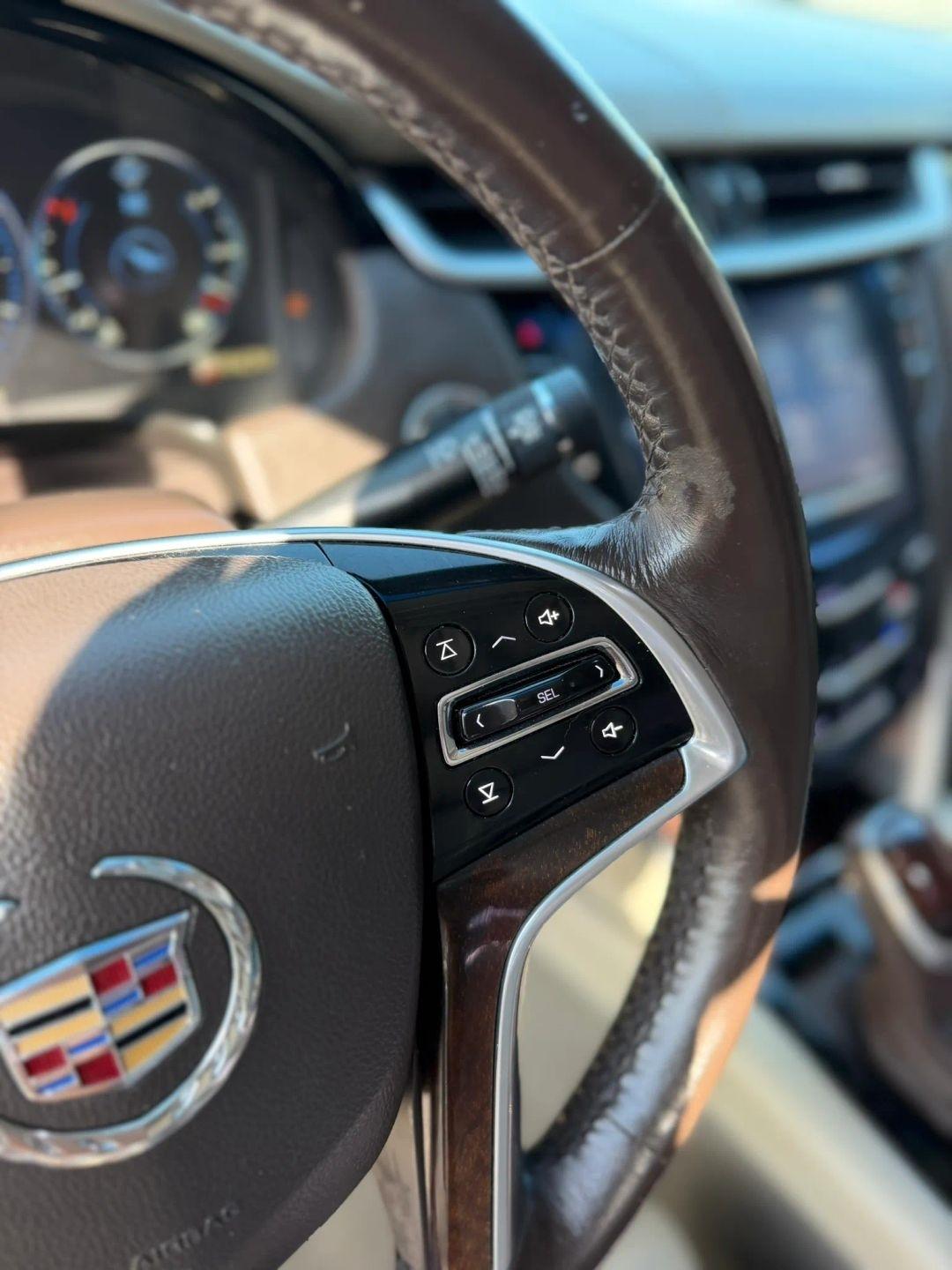 Cadillac XTS 4dr Sdn Platinum AWD 2013