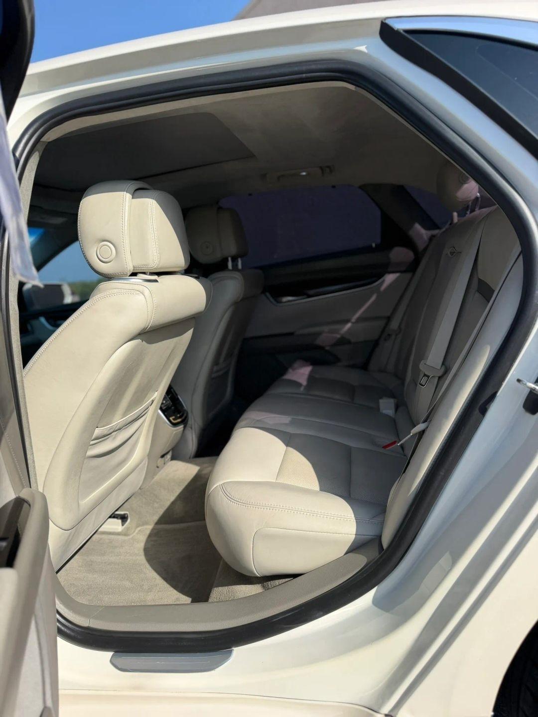Cadillac XTS 4dr Sdn Platinum AWD 2013
