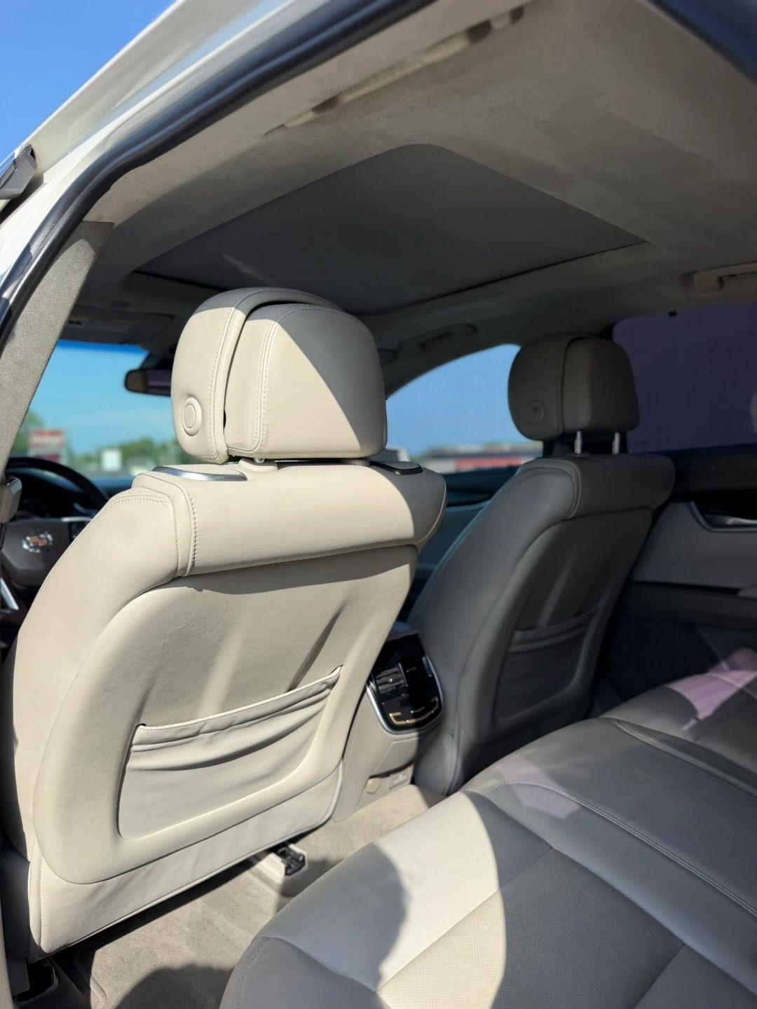 Cadillac XTS 4dr Sdn Platinum AWD 2013