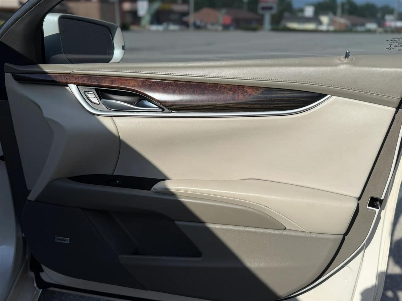 Cadillac XTS 4dr Sdn Platinum AWD 2013