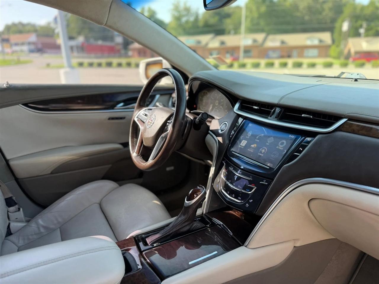 Cadillac XTS 4dr Sdn Platinum AWD 2013