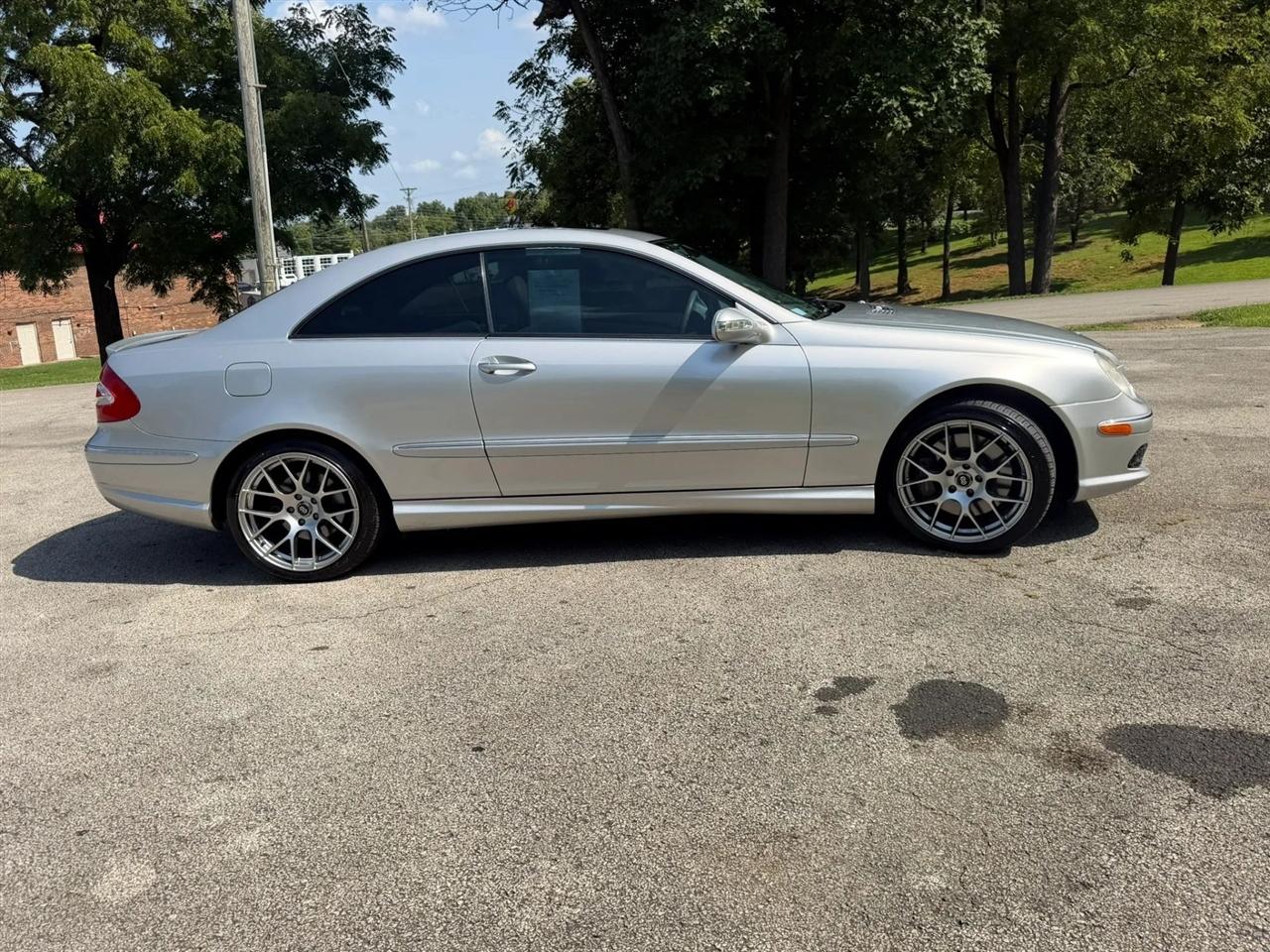 Mercedes-Benz CLK-Class 2dr Coupe 5.0L 2005