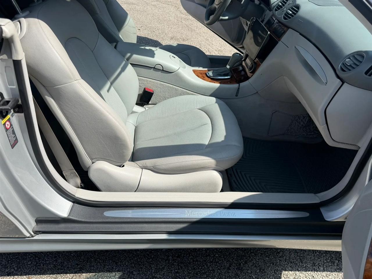 Mercedes-Benz CLK-Class 2dr Coupe 5.0L 2005