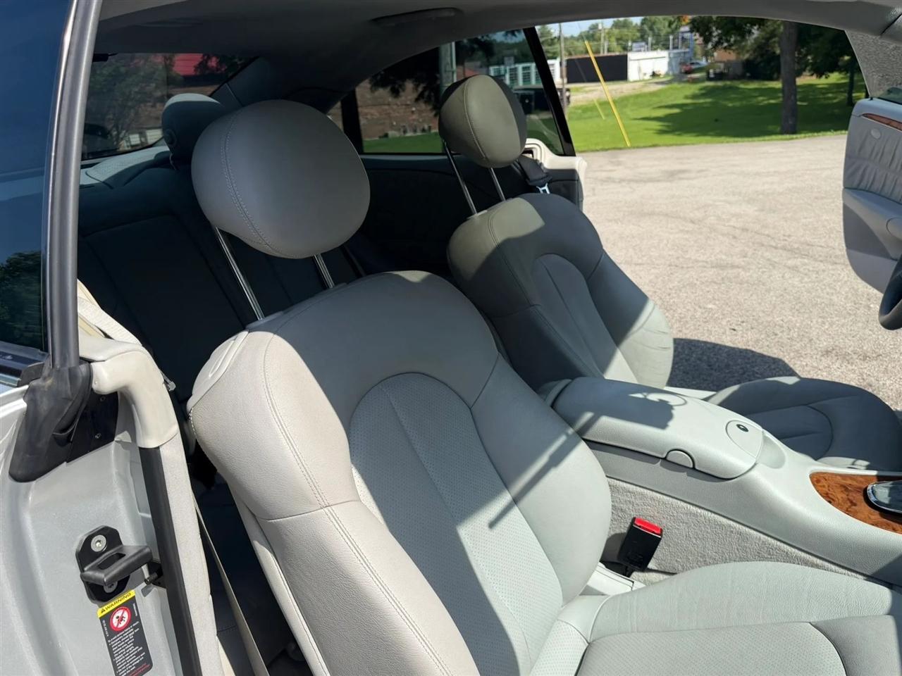 Mercedes-Benz CLK-Class 2dr Coupe 5.0L 2005