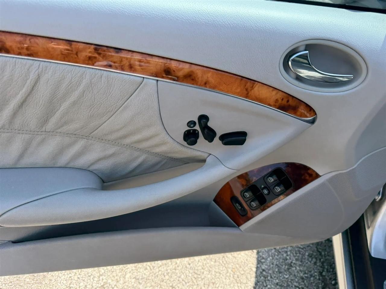 Mercedes-Benz CLK-Class 2dr Coupe 5.0L 2005