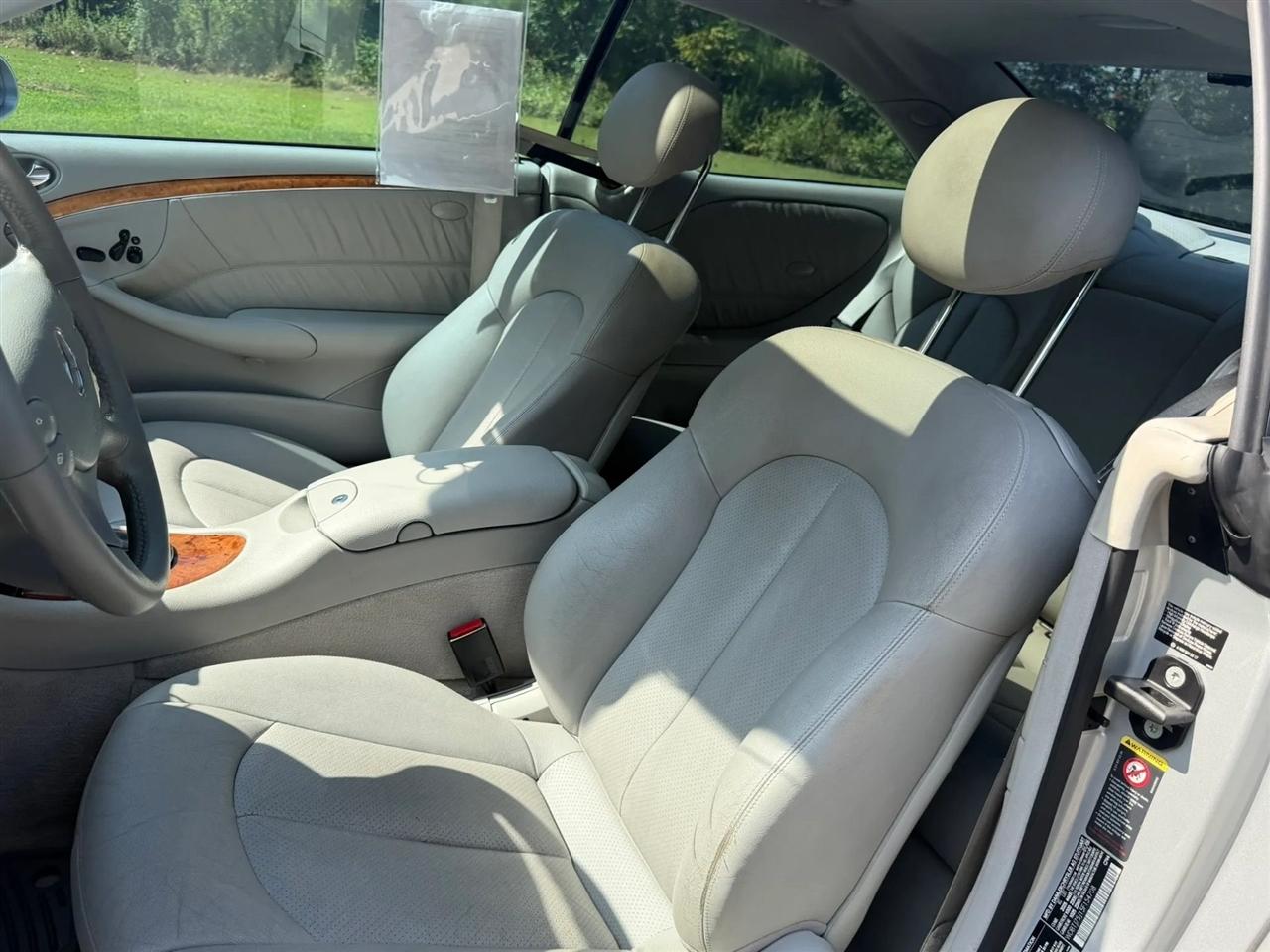 Mercedes-Benz CLK-Class 2dr Coupe 5.0L 2005