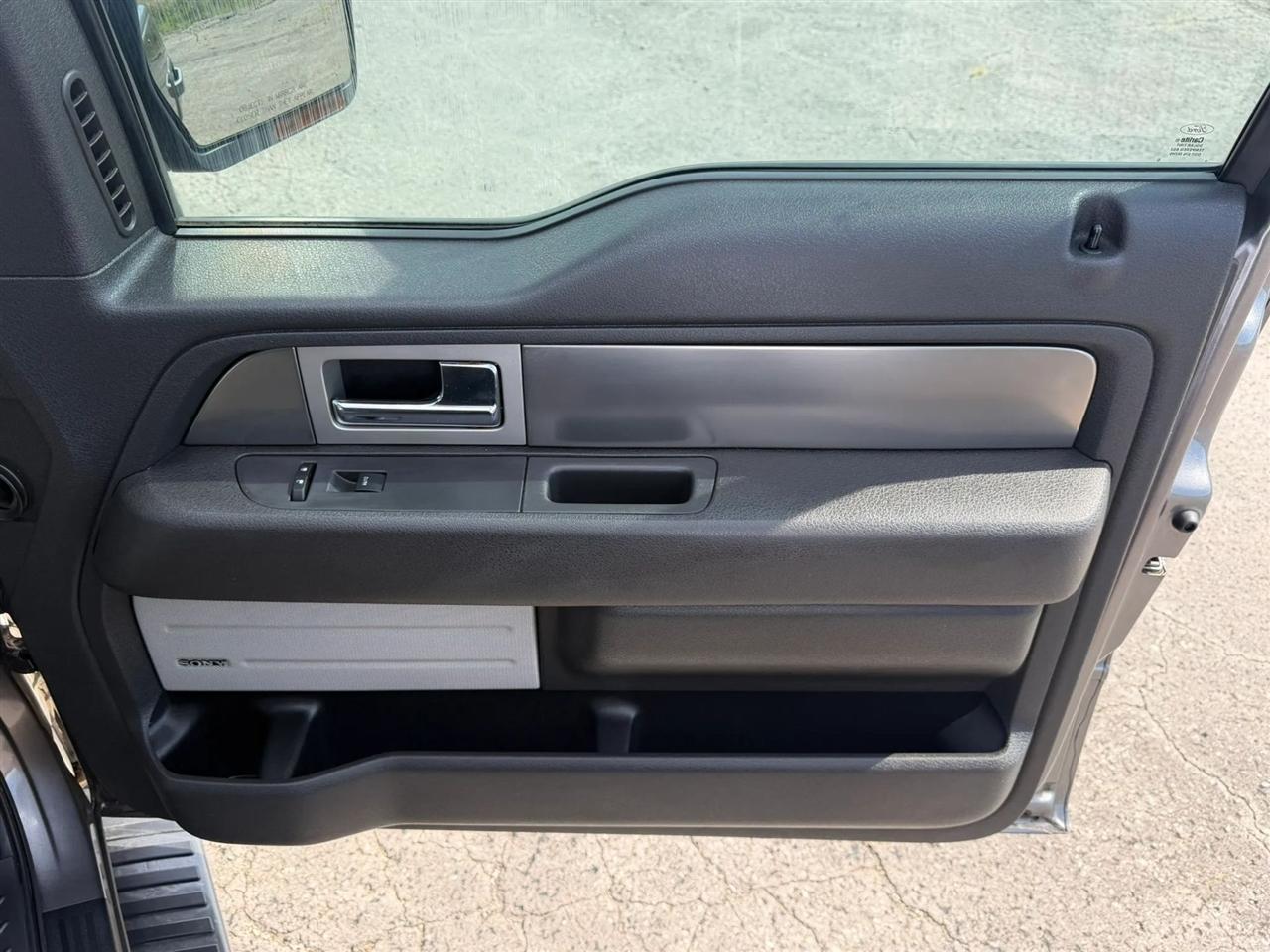 Ford F-150 4WD SuperCrew 145" Platinum 2014